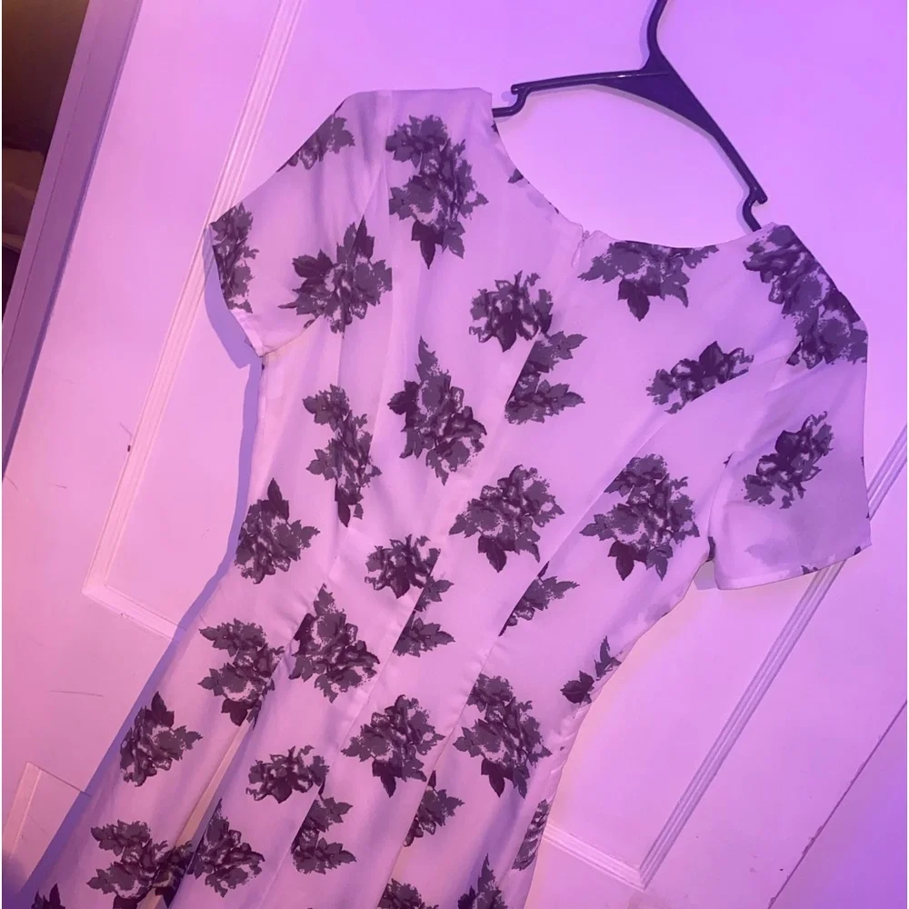 TOBI Floral Dress - Picture 2 of 4